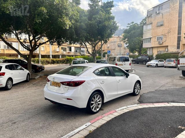 מאזדה 3