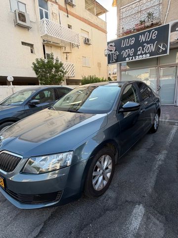 סקודה אוקטביה