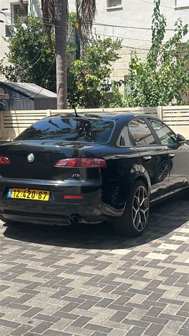 אלפא רומיאו 159
