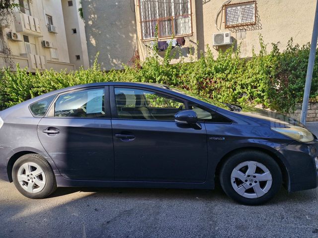 מודעת רכב טויוטה פריוס