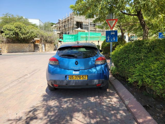 רנו מגאן
