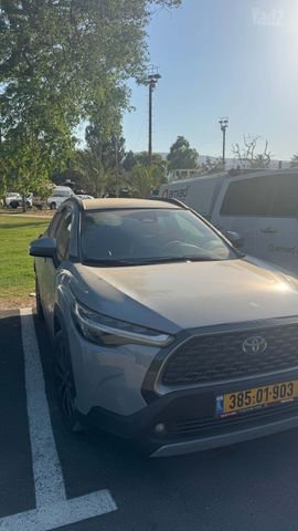 טויוטה קורולה קרוס