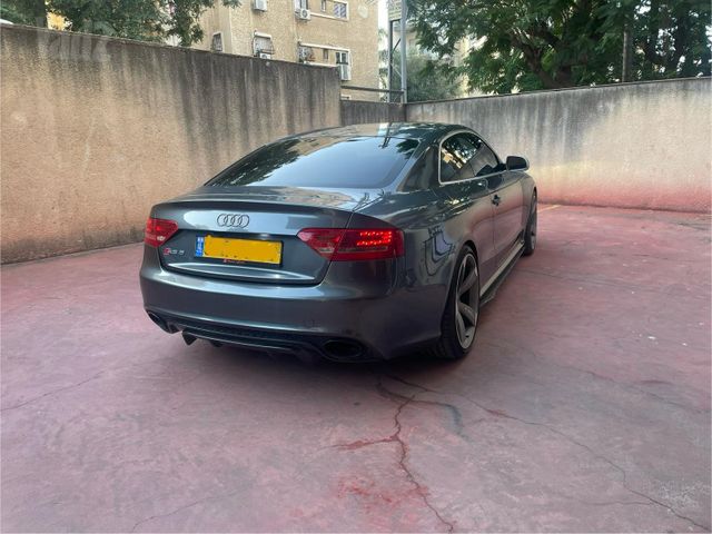 אאודי RS 5