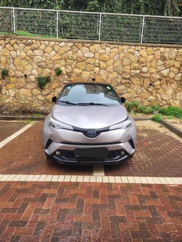 C-HR Chic היברידי אוט׳ 1.8 (98 כ״ס)