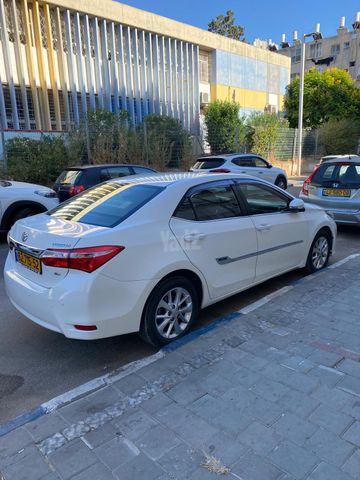 טויוטה קורולה