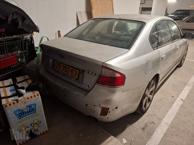 סובארו B4/לגאסי