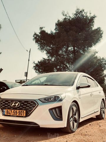 יונדאי איוניק
