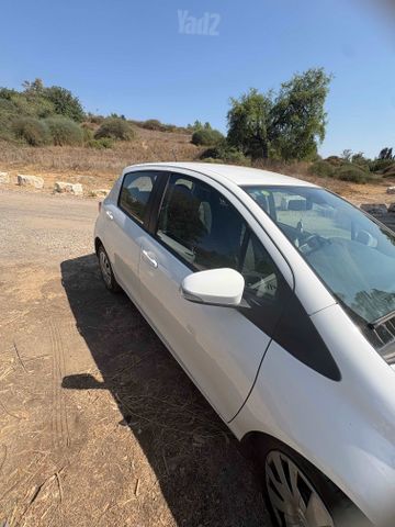 טויוטה יאריס