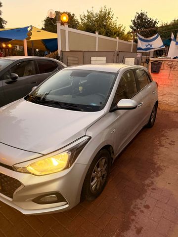 יונדאי i20