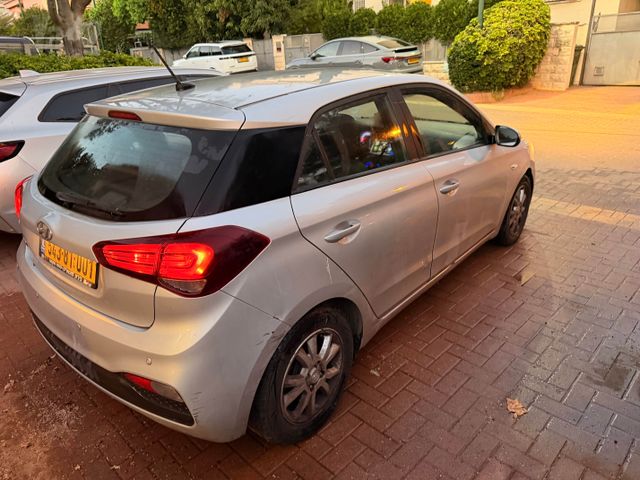 יונדאי i20