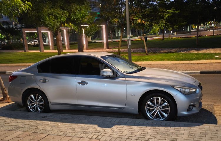 אינפיניטי Q50