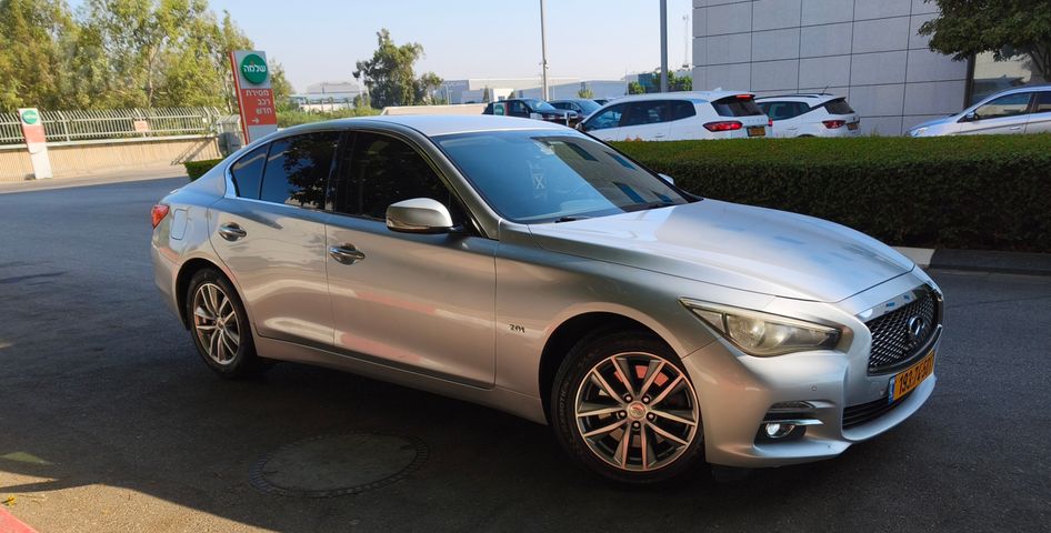 אינפיניטי Q50