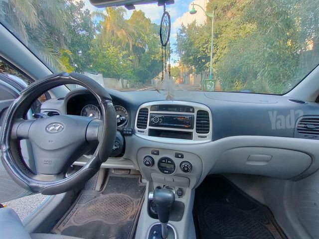 יונדאי אקסנט i25