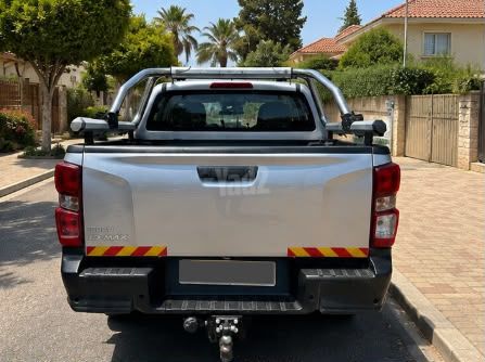איסוזו די-מקס