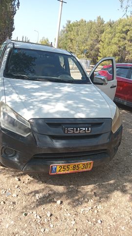 מודעת רכב איסוזו די-מקס