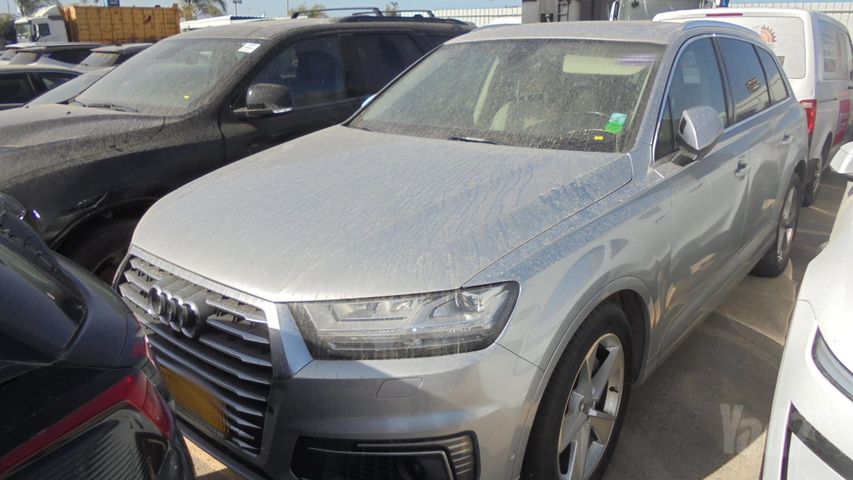 מודעת רכב אאודי Q7