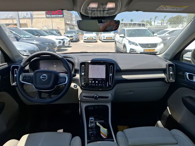 וולוו XC40