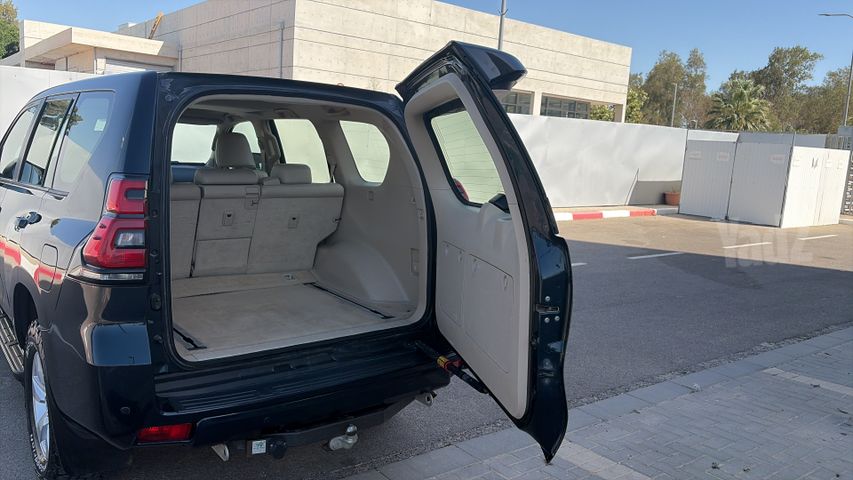 טויוטה לנד קרוזר
