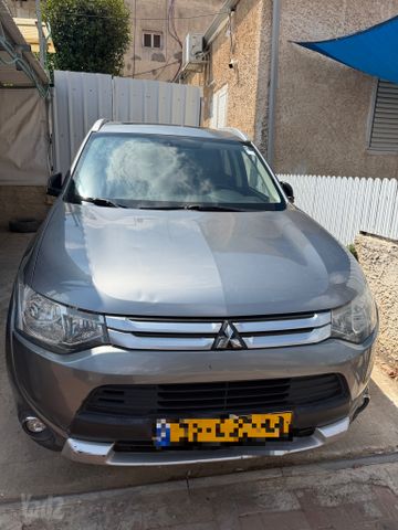 מיצובישי אאוטלנדר