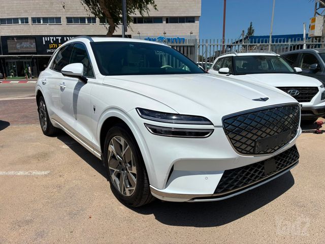ג'נסיס GV70
