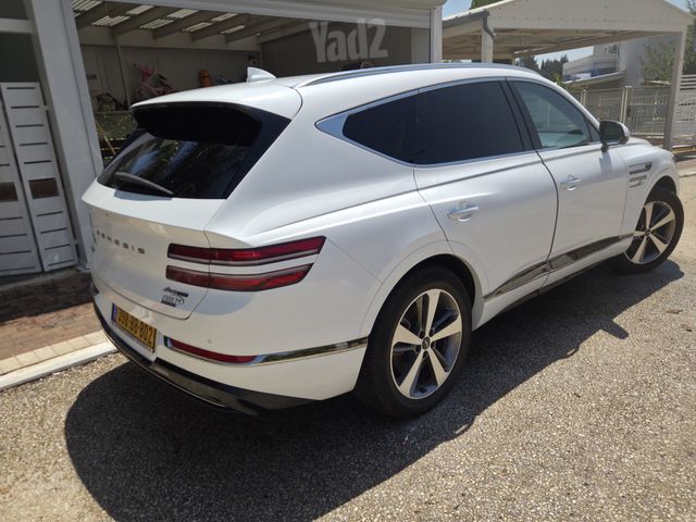 ג'נסיס GV80