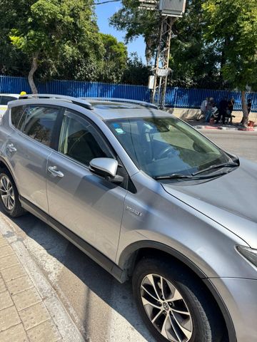 טויוטה RAV4