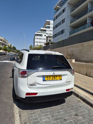 מיצובישי אאוטלנדר