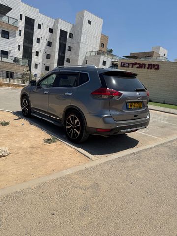 ניסאן אקס טרייל