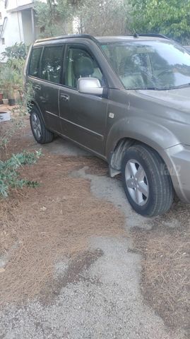 ניסאן אקס טרייל