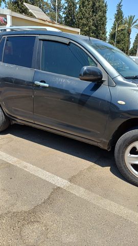 טויוטה RAV4