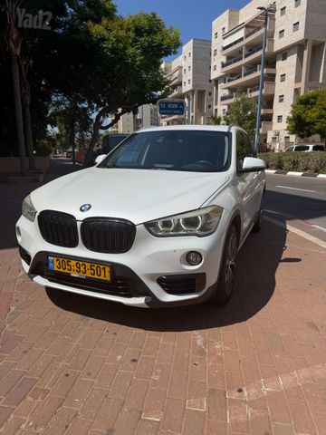ב מ וו X1