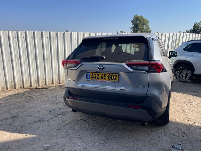 טויוטה RAV4