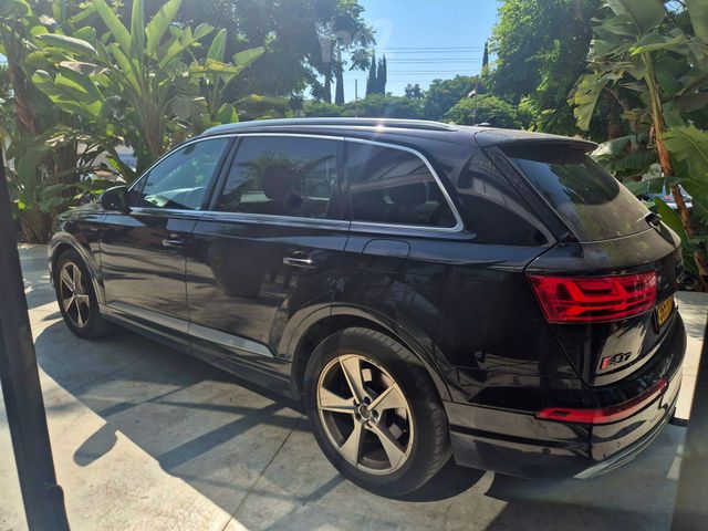 אאודי Q7