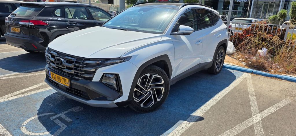 טוסון Luxury אוט׳ 1.6 (160 כ״ס)