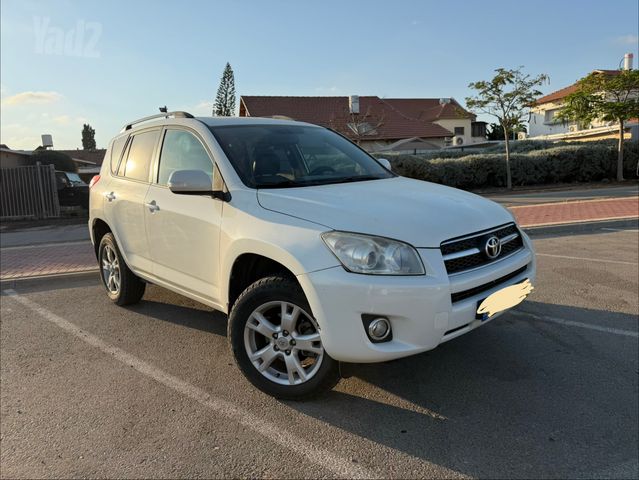 טויוטה RAV4