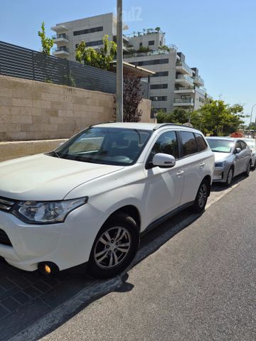 מיצובישי אאוטלנדר