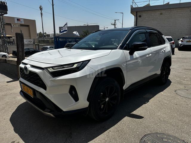 טויוטה RAV4