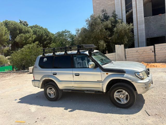 טויוטה לנד קרוזר