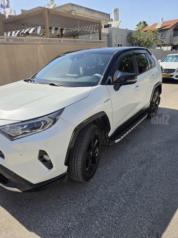 טויוטה RAV4
