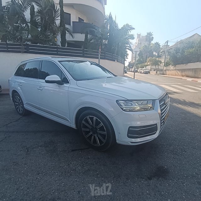 מודעת רכב אאודי Q7