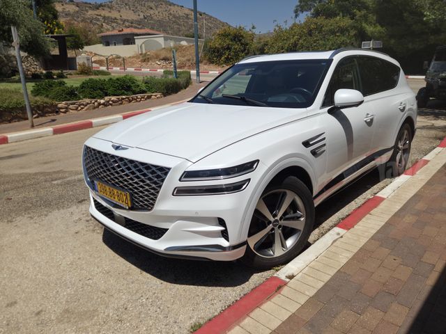 ג'נסיס GV80