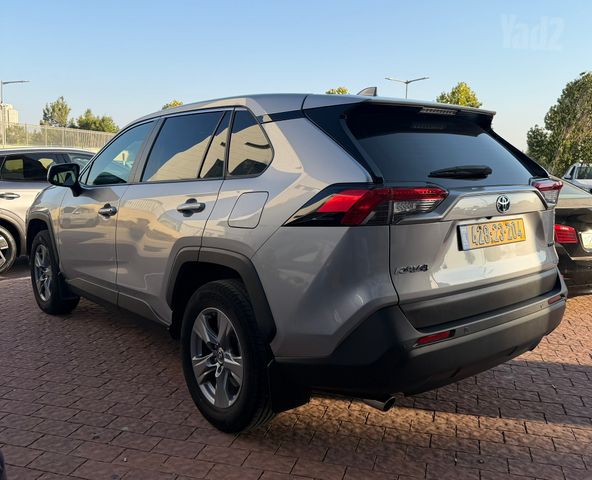 טויוטה RAV4