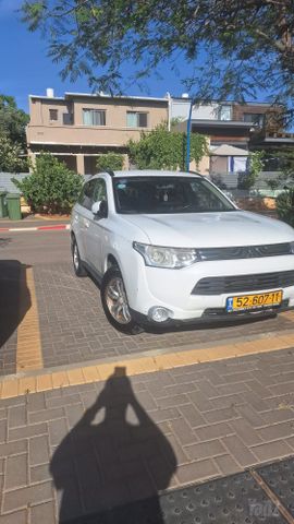 מיצובישי אאוטלנדר
