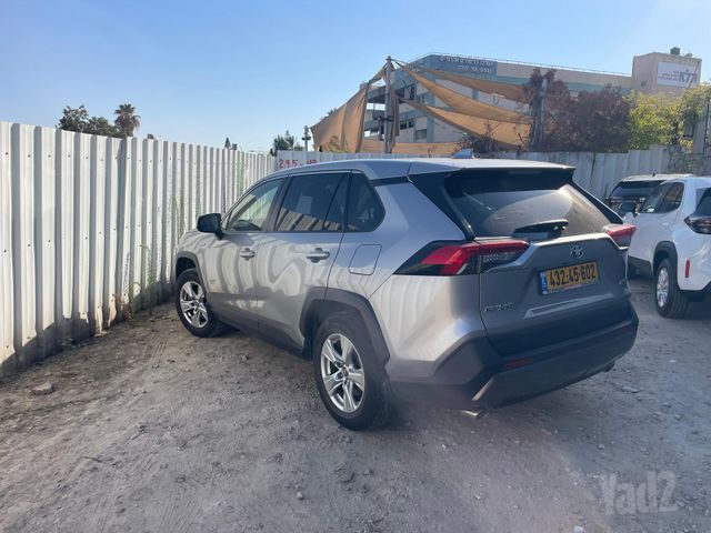 טויוטה RAV4