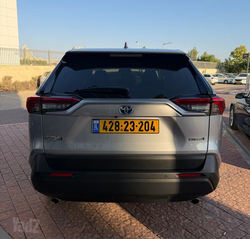 טויוטה RAV4