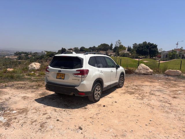 סובארו פורסטר
