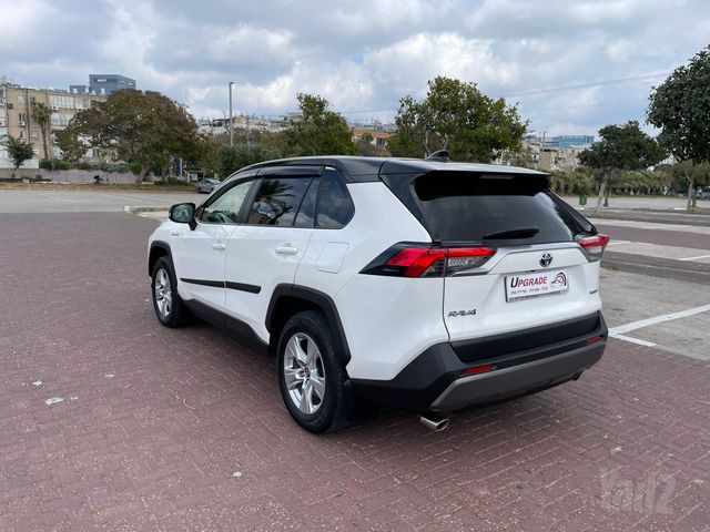 טויוטה RAV4