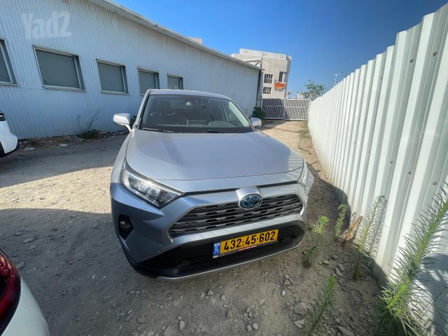 טויוטה RAV4