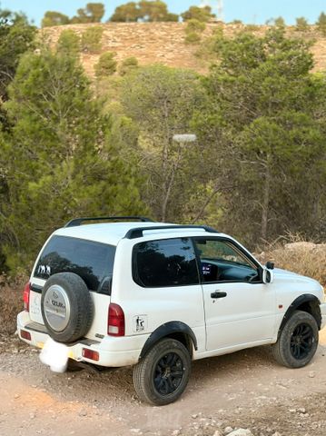גרנד ויטרה JLX אוט׳ בנזין ג'יפ שטח קשוח 4 מק 3 דל 1.6 (93 כ״ס)