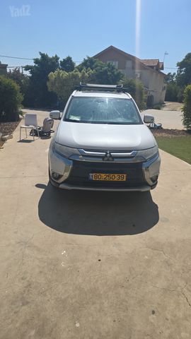 מיצובישי אאוטלנדר